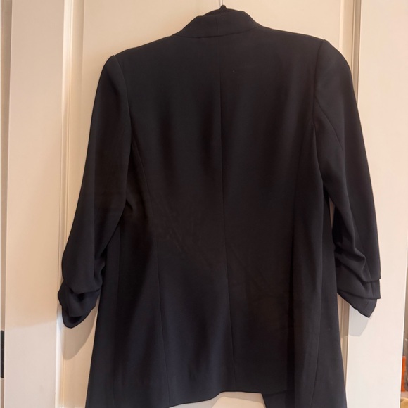 Aritzia Black Blazer with Open Front and Relaxed Fit - Picture 3 of 3